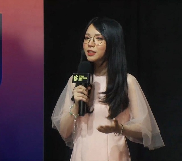 Admire the salty beauty of 3 beautiful female MCs VCS in Ao Dai_3